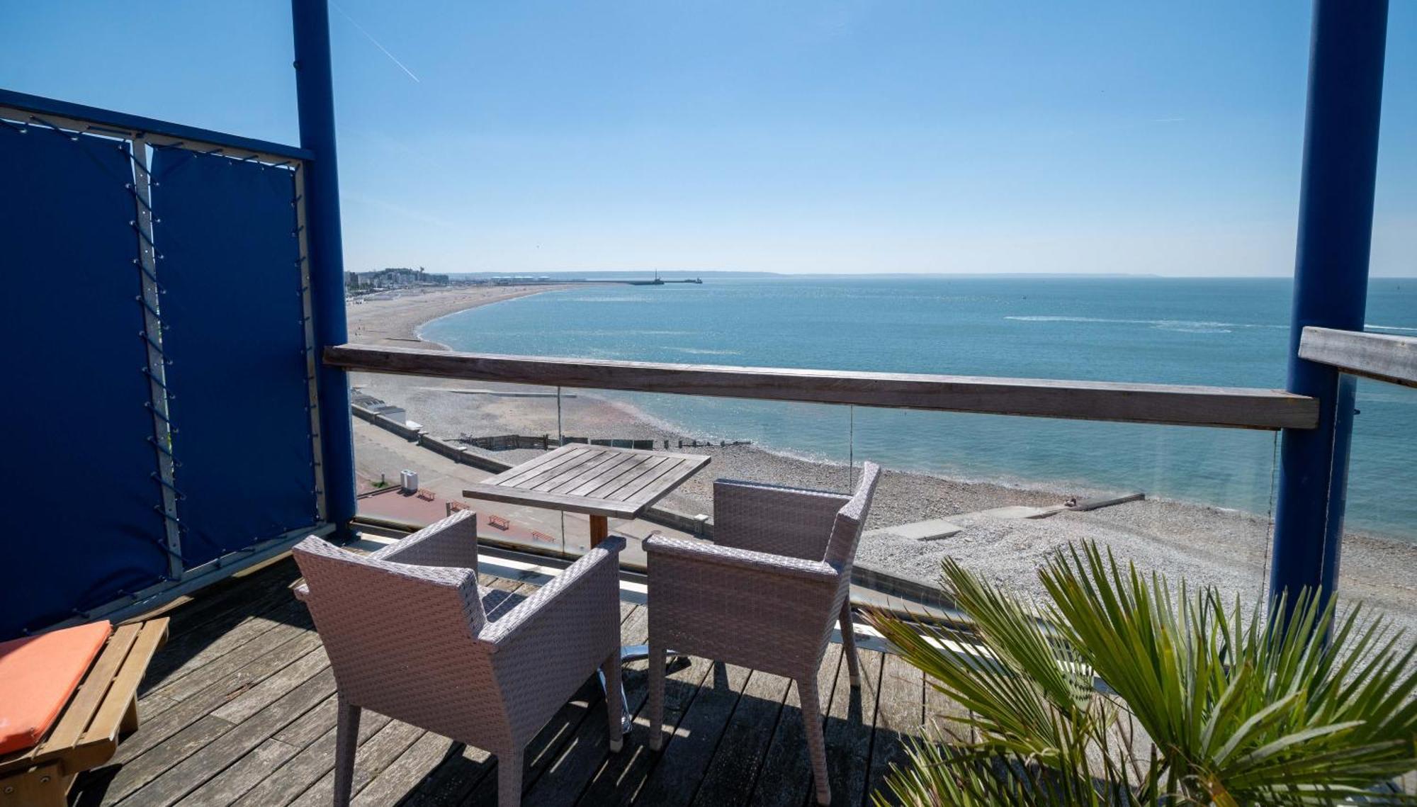 Hotel Logis - La Petite Rade