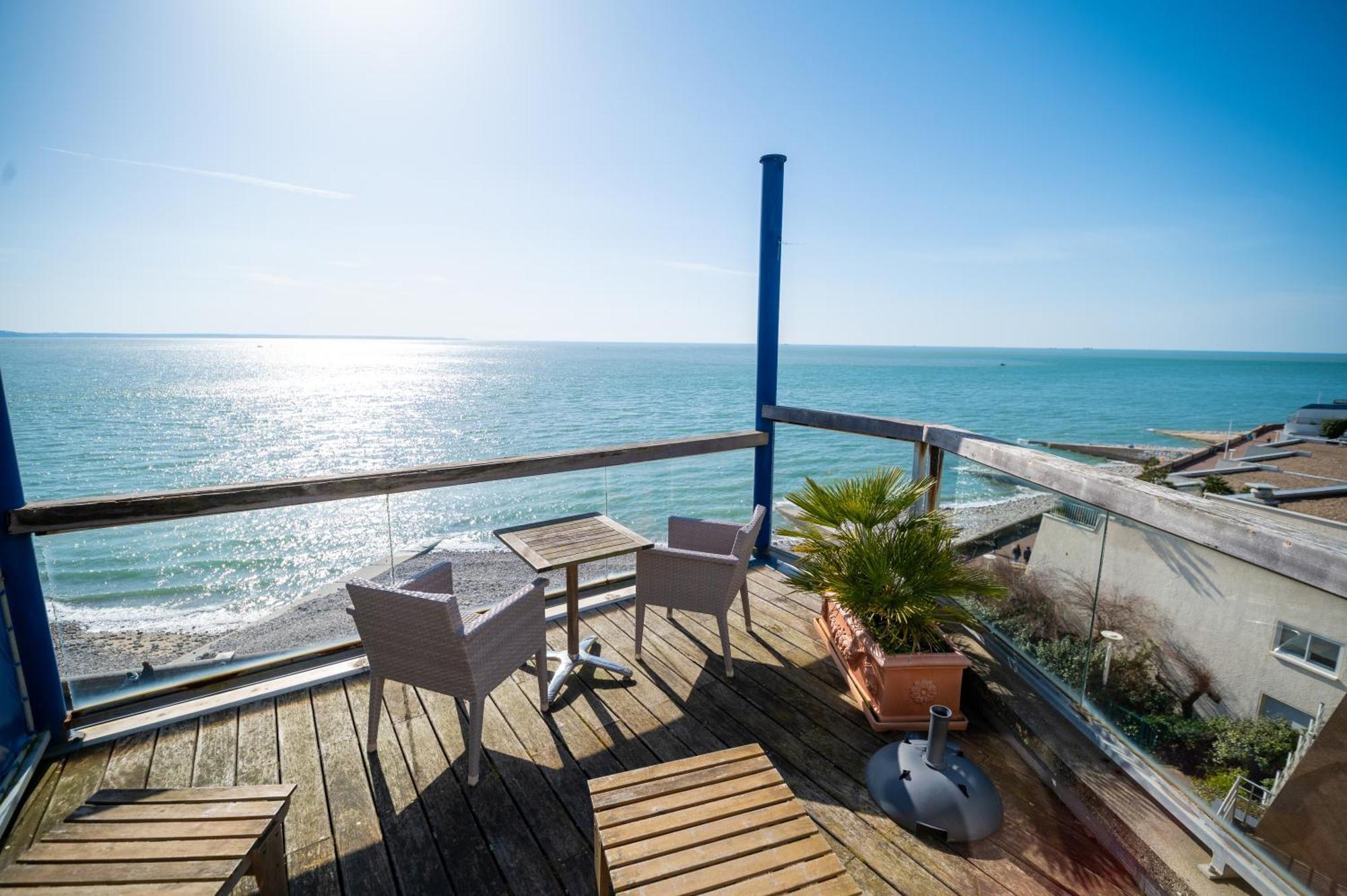 Logis - La Petite Rade Hotel 3*