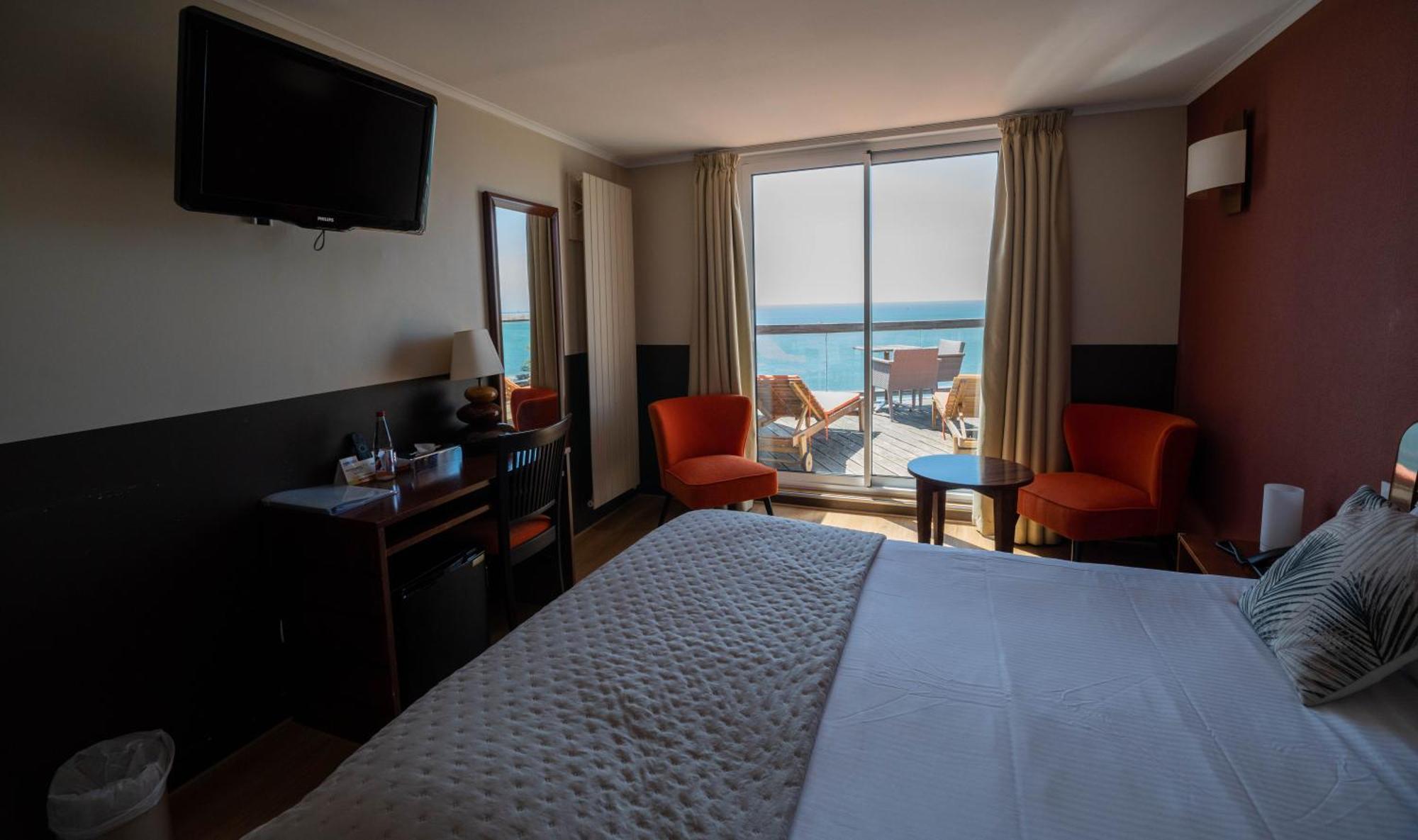 Logis - La Petite Rade Hotel