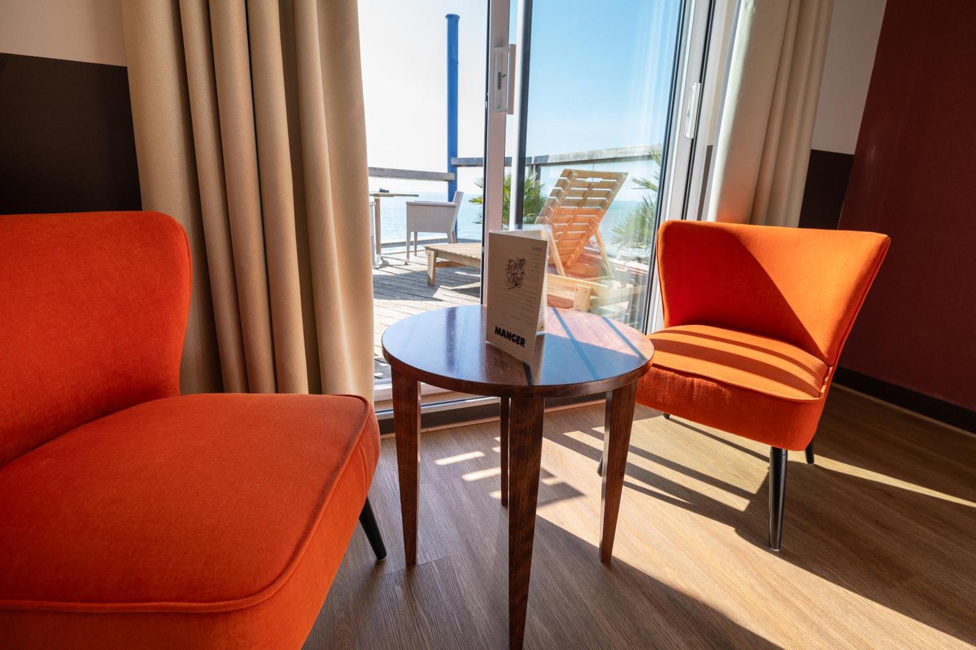 Hotel Logis - La Petite Rade 3*