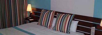 Logis - La Petite Rade Hotel