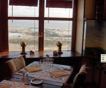 Logis - La Petite Rade Hotel 3*